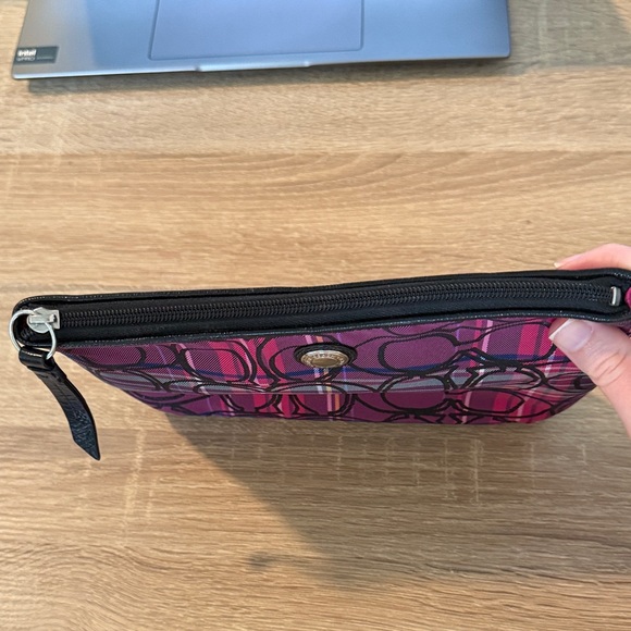 Coach cosmetic bag - Picture 3 of 7